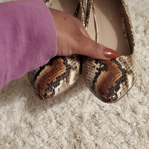 Charles David chunky heeled snake print shoes - Picture 6 of 8